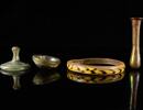 Römische Glasobjekte mit Balsamarium und Armreif -