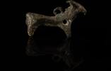   Bronzezeitliche Tierfigur eines Capriden, Schmuckanhänger  290,00 EUR  Excl. 19,00 EUR Verzending