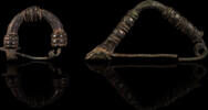   Phrygische Gewandfibeln mit Zierelementen  240,00 EUR  Excl. 19,00 EUR Verzending