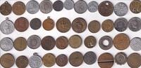 alle Welt Jetons, Medaillen, Marken, Zeichen, etwa 100 Stück Marken und Zeichen, verschiedener Metalle, -