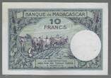 MADAGASIKARA/MADAGASCAR . 10 Francs. (1937) Junge Frau mit Frurtschale. Jeune femme présentant une coupe de fruits. VF