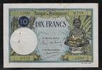 MADAGASIKARA/MADAGASCAR 10 Francs Junge Frau mit Frurtschale.Jeune femme présentant une coupe de fruits. A.1230 . -