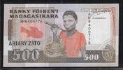 MADAGASIKARA/MADAGASCAR 500 Francs/(100) Ariary Zato Jeune pêcheur. Junger Fischer. Serie: AH . -