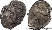 FRANCE Drachme à la chevelure ornée et au triangle GALLIA - SANTONES / MID-WESTERN, Unspecified IIe - Ier siècles avant J.-C. (17mm, 2,42g, 10h) -