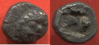 Antike Münzen OBOLE MARSEILLE PÉRIODE ARCHAÏQUE B 500-475 AV J-C 1/2 MILESIAQUE A/ TÊTE DE GORGONE DE FACE CHEVEUX TRAITS R/CARRE CREUX POIDS 0.54 -
