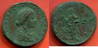 Antike Münzen SESTERCE LUCILLE 182 FEMME DE LUCIUS VERUS A/ SON BUSTE A DROITE R/ PIETAS LA PIETE VOILEE DEBOUT A GAUCHE, AUPRES D'AUTEL ALLUME, LEVA -