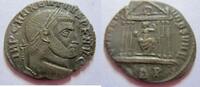 Rom Ae-264(Follis) Ae-24 (Follis) von Maxentius, geprägt in Aquileia Rs. Roma im Tempel -