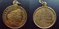 Musique TONNERRE, médaillette avec bélière 23 mm, souvenir du grand concours de musique, Tonnerre le 14 Septembre 1884, SUPERBE -