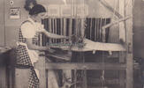 Drittes Reich 1936 ? Fotokarte / Weberin bei der Arbeit 2-3
