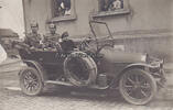 Deutsches Reich O.J. Ansichtskarte / Postkarte / Fotokarte / Rotes Kreuz / 2 Sanitäter im Automobil 2-3