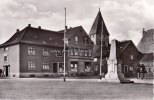 Bönen Ansichtskarte/Postkarte/Bönen über Hamm (Westf.)/Ehrenmal mit ev. Kirche  O.J. 2