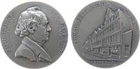 Goethe Medaille Silber Goethe (1749-1832) - auf seinen 15. Geburtstag, Brustbild nach rechts / Goethehaus zu Frankfurt, v. Lauer, ca. 50,4 MM, c -