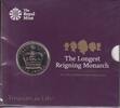 Großbritannien 5 Crown im Folder The Longest Reigning Monarch - der am längesten Regierende Monarch -