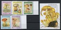 Guinea Guinea 1568-1572 + Bl. 500 postfrisch Pilze MiNr. 1568-1572 + Bl. 500 postfrisch Pilze -