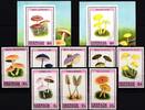 Grenada Grenadinen Grenada Grenadinen 1191-1198 und Block 174 und 175 postfrisch Pilze MiNr. 1191-1198 und Block 174 und 175 postfrisch Pilze -