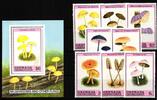 Grenada Grenadinen Grenada Grenadinen 1191-1198 und Block 175 postfrisch Pilze MiNr. 1191-1198 und Block 175 postfrisch Pilze -