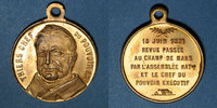 REVOLUTIONARY DOCUMENTS and WAR OF 1870 Guerre de 1870-1871. A. Thiers, revue passée au Champ de Mars Médaille cuivre jaune. 23,4 mm -