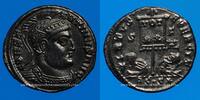 ROMAN EMPIRE Centenionalis Constantin I (307-337). . Siscia. 2e officine, R/: trophée -