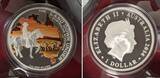 Australien 1 Dollar Silbermünze - 1 oz Silver Proof Coin OVP 2014 The Land Down Under - Australian Stockman - Reiter mit Pferd Proof colorated with original packaging