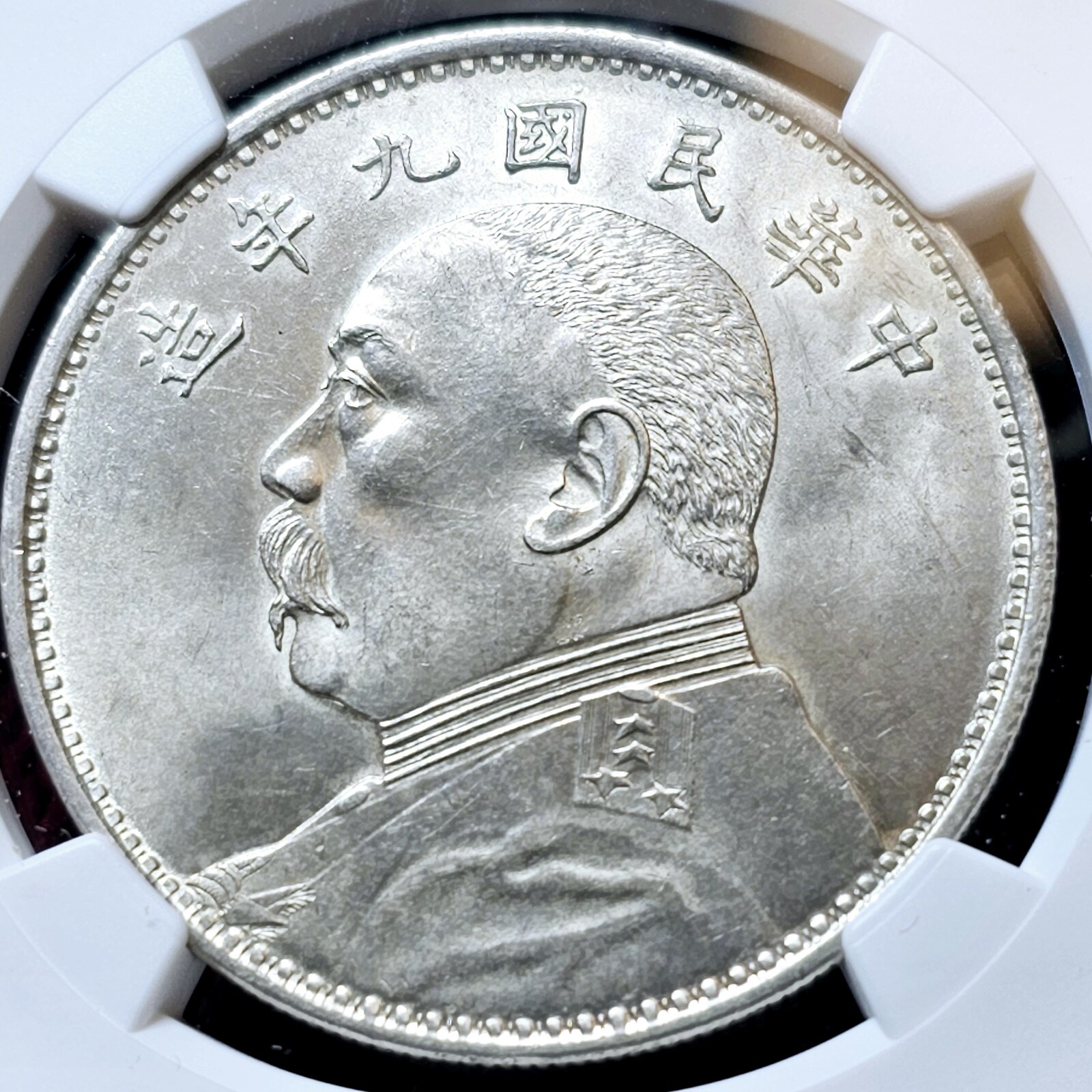 Jenna Elfman porno Ginekolog bemorni eshagiga sikdi.