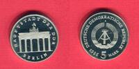 DDR GDR Eastern Germany 5 Mark Gedenkmünze Cu/Ni 1986 Brandenburger Tor in Berlin PP in Kapsel, offen, VS am Rand leicht beschlagen
