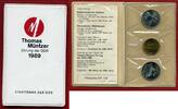 Deutschland 2 x 5 Mark DDR Cu/Ni in Plastikfolder Zwickau/Mühlhausen + 1 x Medaille mit Zertifikat Thomas Müntzer Ehrung der DDR -