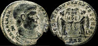 Roman empire Magnentius - VICTORIAE DD NN AVG ET CAESS, Arles - 22 mm / 4.40 gr. -